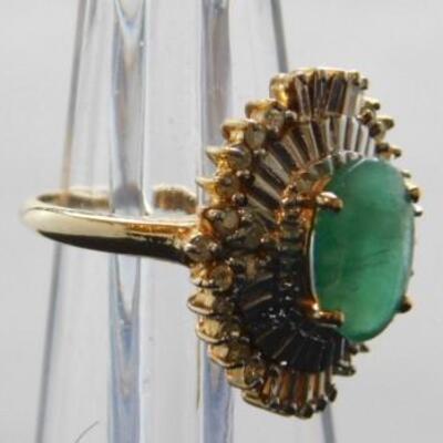 14 Kt Gold Lady's Emerald Ring with Baguette Diamonds ..42 CTW 4 grams