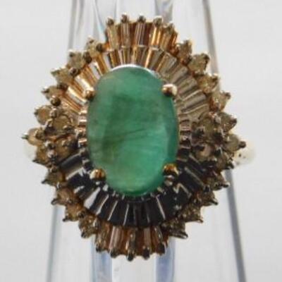 14 Kt Gold Lady's Emerald Ring with Baguette Diamonds ..42 CTW 4 grams