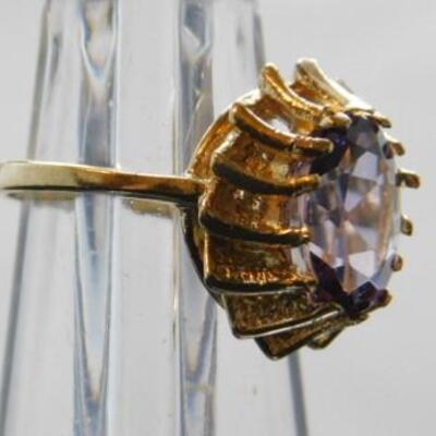 14 KT Gold Lady's Amethyst Ring 4 grams