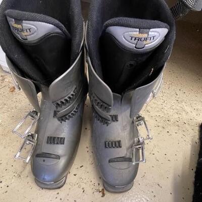 875-Rossignol Duetter Snow Skis, Ski Boots & Poles