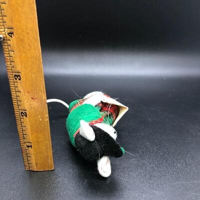 Felt Choir Caroling Mouse Figurine Miniature
