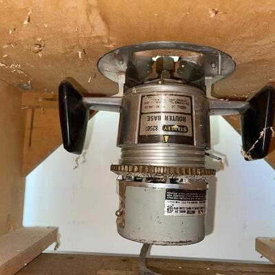 887-Stanley Router Model: 82902