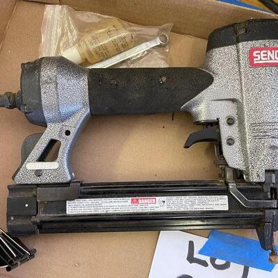 889-Senco Finish Nail Flastner 
