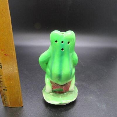 Pair of Frog Salt & Pepper Shakers