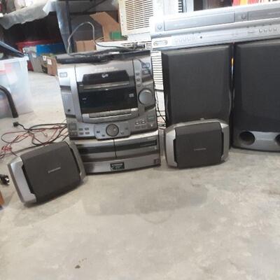 lot 311 -Stereo equipment, 