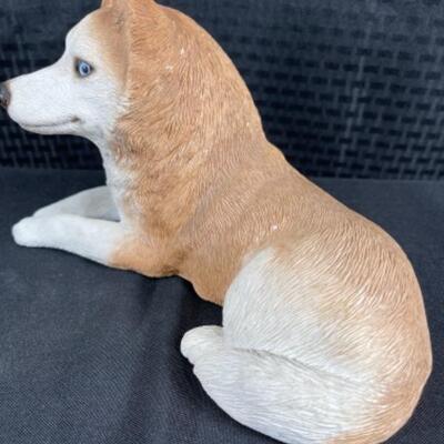 Vintage 1987 Sandicast Siberian husky figurine Red & White Blue Eyes sculpture #149