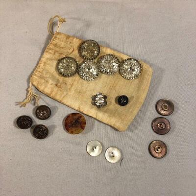 Lot 13 - Bag of Vintage Buttons