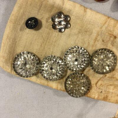 Lot 13 - Bag of Vintage Buttons