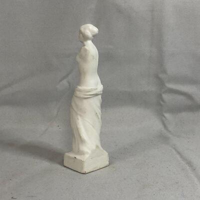 Lot 17 - Small Venus de Milo Figurine