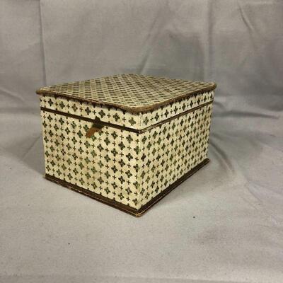 Lot 26 - Colgate and Company Perfumers Box
