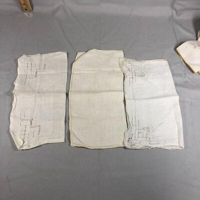Lot 31 - (10) Hankies