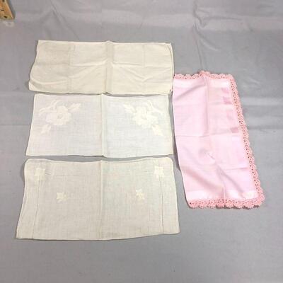 Lot 31 - (10) Hankies