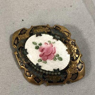 Lot 34 - Collection of Vintage Accessories