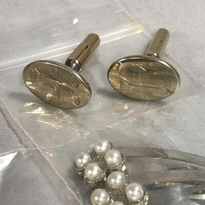 Lot 34 - Collection of Vintage Accessories