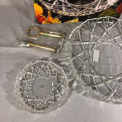 Lot 44 - Mikasa Roxborough Two-Tier Serving Piece
