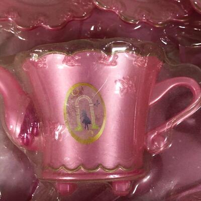 Lot 48 - Pretty Tea Set