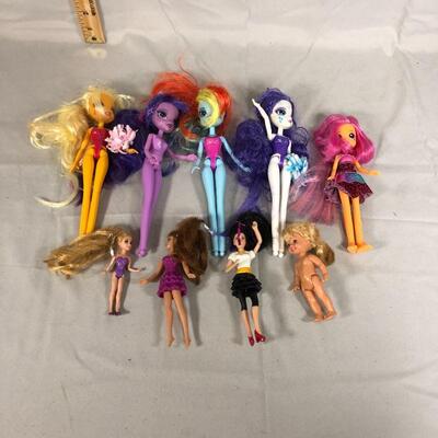 Lot 52 - My Little Pony Equestria Dolls and Others