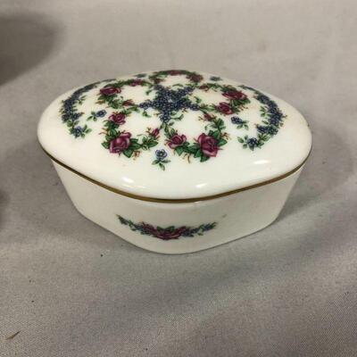 Lot 89 - (8) Trinket Boxes