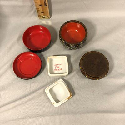 Lot 89 - (8) Trinket Boxes