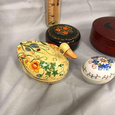 Lot 89 - (8) Trinket Boxes