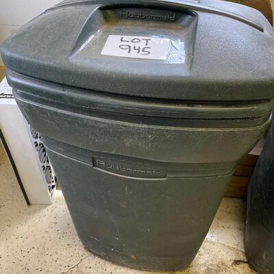 986-Rubbermaid Garbage Can