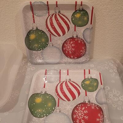 Lot 192: Light Up Wine Stopper, Plastic Treat Containers and Merry Christmas Cake Taker and Disposable Plates and Napkins