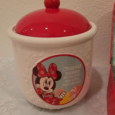 Lot 193: Minnie Mouse Cookie Jar and Minnie Baking Set