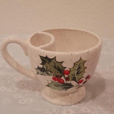 Lot 194: Christmas Coffee Cup Lot 