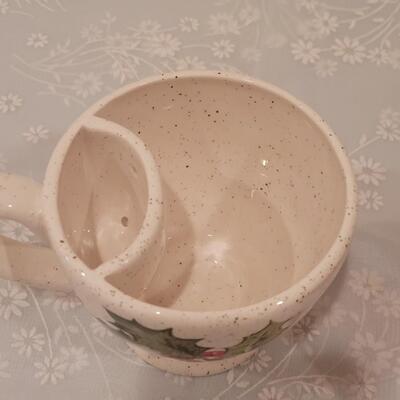 Lot 194: Christmas Coffee Cup Lot 
