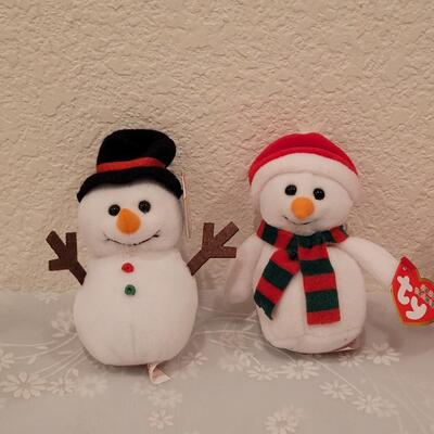 Lot 196: Christmas Ty Beanie Babies