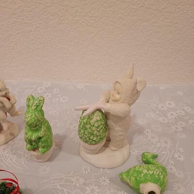 Lot 200: Snowbunnies and Snowbabies (no Boxes)