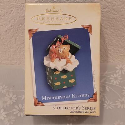 Lot 209: Cat Christmas Ornaments 