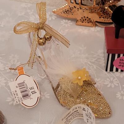 Lot 216: Christmas Ornament and Snowwoman Lot