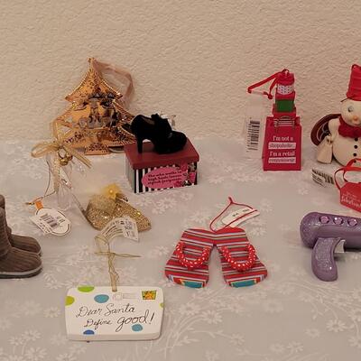 Lot 216: Christmas Ornament and Snowwoman Lot