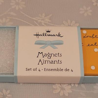 Lot 277: Vase Set, Magnets and Little Plate