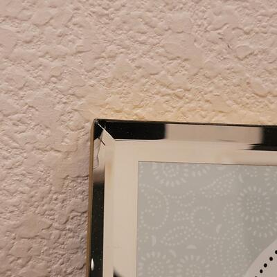 Lot 280: Recipe Box, Magnets, Martha Stewart 4-1 tool, Deco and Scoop 