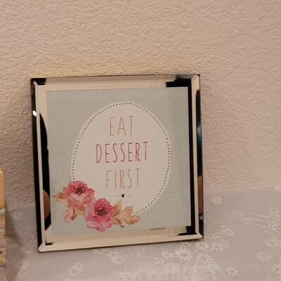 Lot 280: Recipe Box, Magnets, Martha Stewart 4-1 tool, Deco and Scoop 