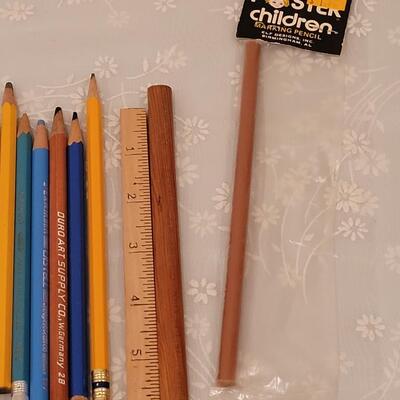 Lot 284: Art Materials Lot