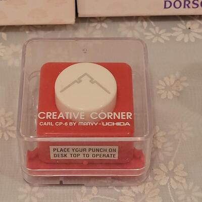 Lot 285: Art Supplies Lot