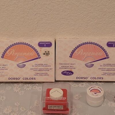 Lot 285: Art Supplies Lot