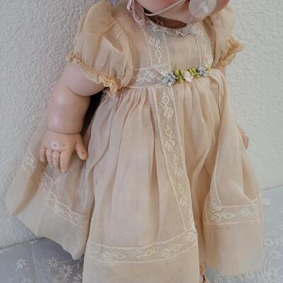 Lot 301: Vintage MADAME ALEXANDER Kathy Cry Baby Doll (no box)