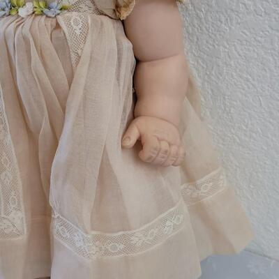 Lot 301: Vintage MADAME ALEXANDER Kathy Cry Baby Doll (no box)