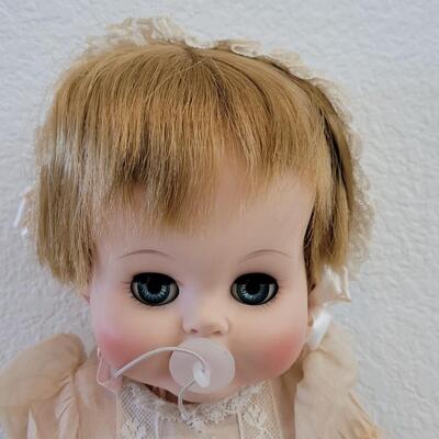 Lot 301: Vintage MADAME ALEXANDER Kathy Cry Baby Doll (no box)