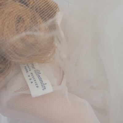 Lot 302: Vintage MADAME ALEXANDER Bride Doll (no box)