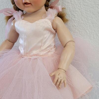 Lot 303: Vintage MADAME ALEXANDER Ballerina Doll (no box)