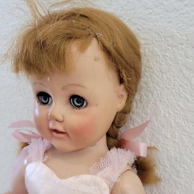 Lot 303: Vintage MADAME ALEXANDER Ballerina Doll (no box)