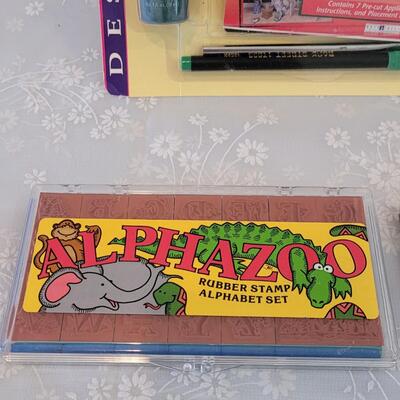 Lot 304: Art Supplies & Rubber Stamps lot