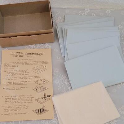 Lot 312: Vintage Sakuragami Craft Set