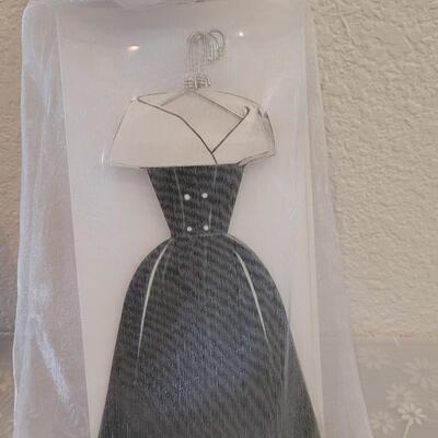 Lot 315: 2 Packages of Barbie Invitations and Table Confetti 