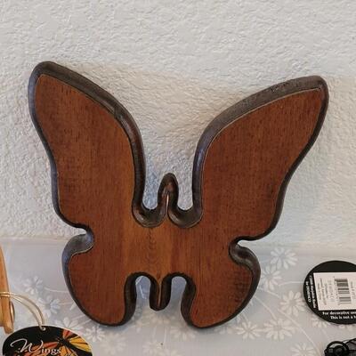 Lot 317: Butterfly Deco Lot